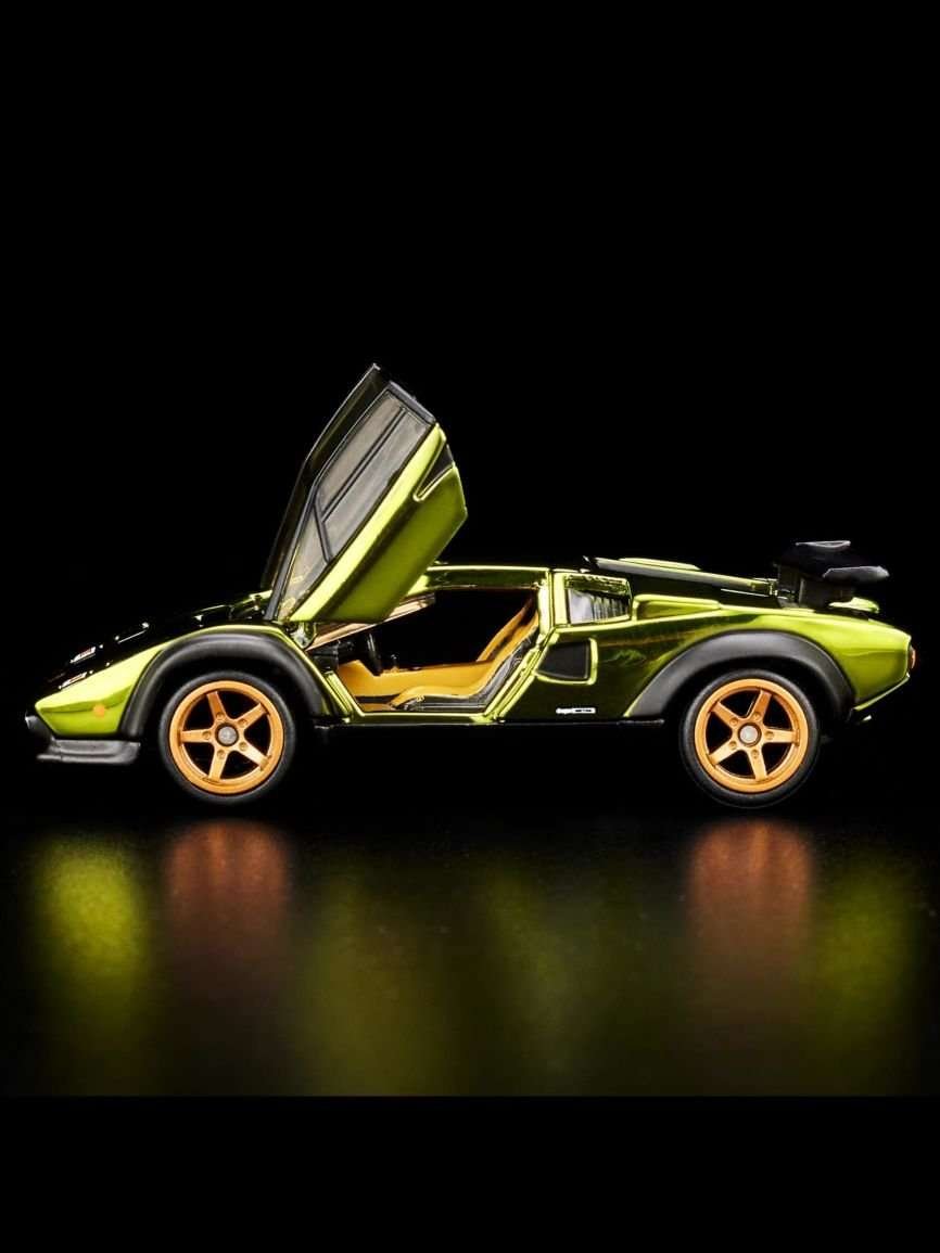 Hotwheels RLC EXCLUSIVE ’82 LAMBORGHINI COUNTACH LP 500 S (Green)