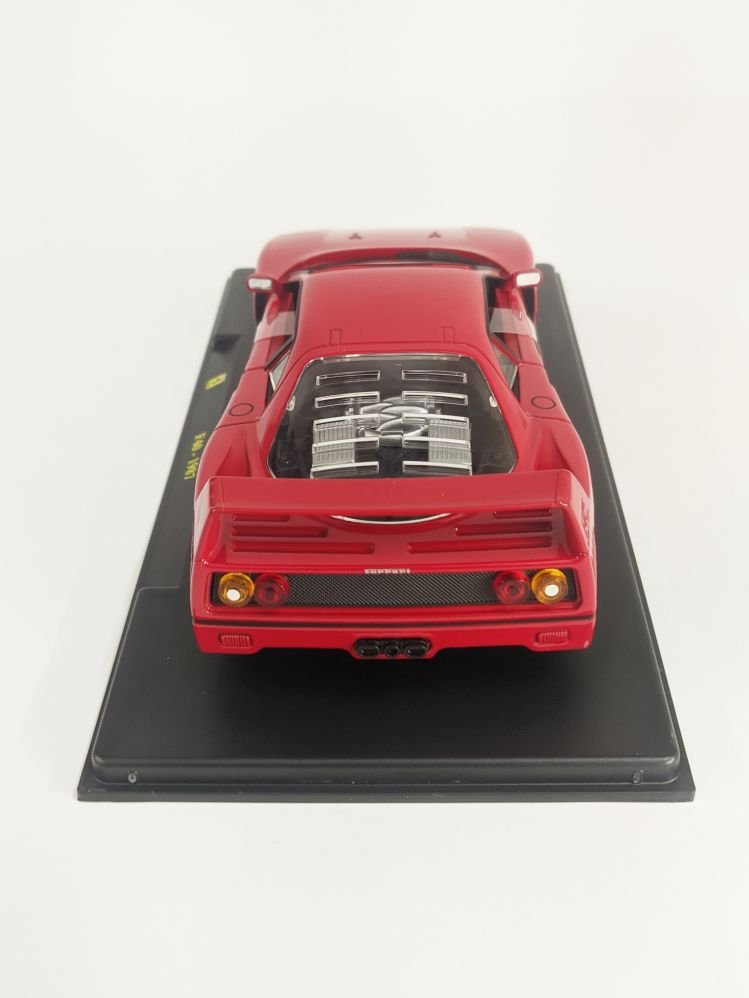 EXCLUSIVE Le Grandi Ferrari collection F40 1987