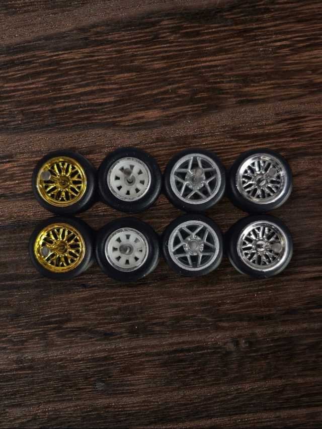 Rubber tires wheels (set 4) 1:64
w-7