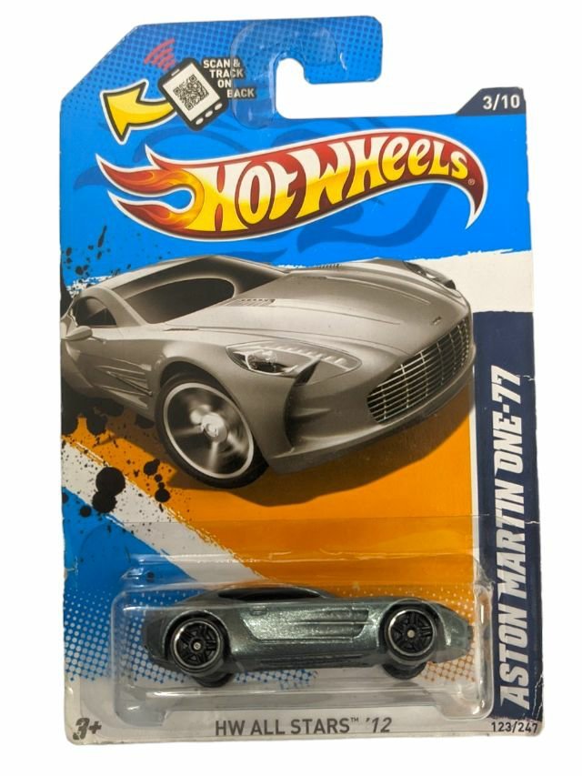 Hotwheels Aston Martin one 77( blister damage)
