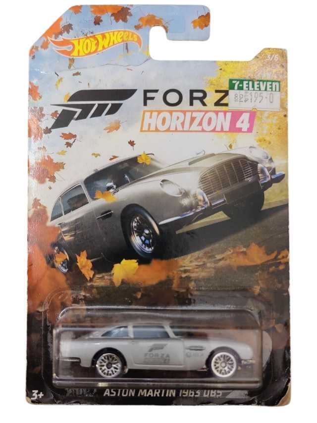 Hotwheels Aston Martin 1963 db5 card damage