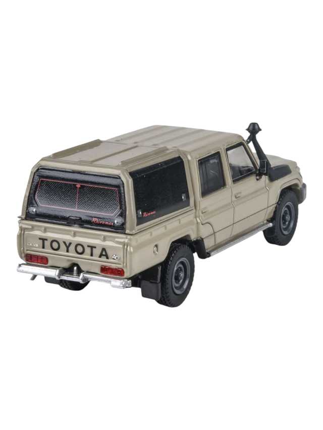 Para64 2014 Toyota Land Cruiser LC79 Sandy Taupe 1:64 Scale Diecast