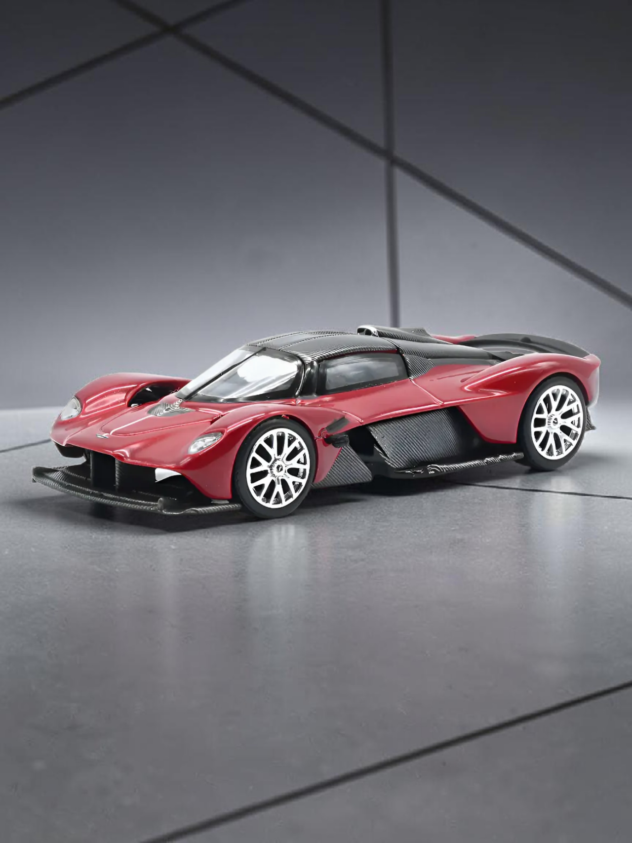 Pop Race Aston martin Valkyrie PR64-152 1:64 Scale