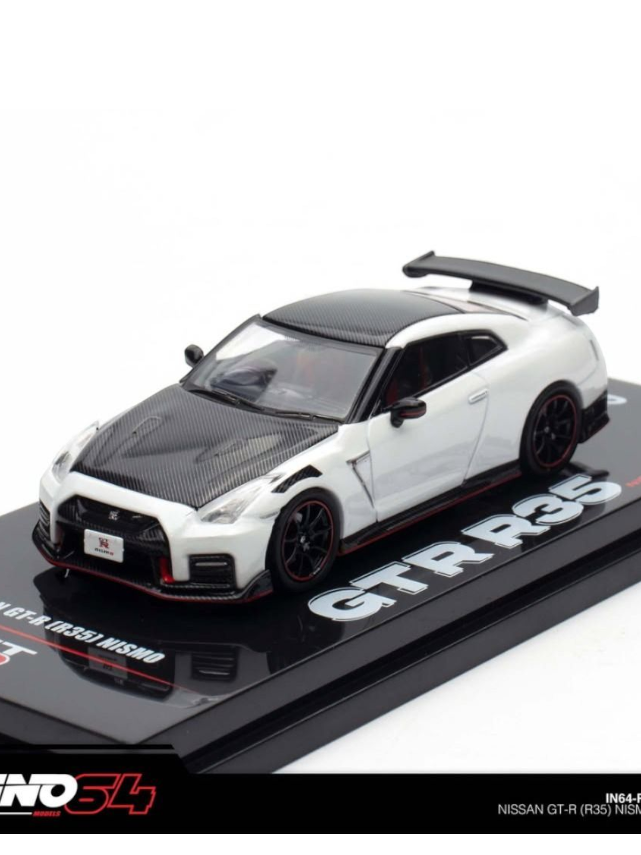 Inno64 Nissan GT-R (R35) Nismo Diecast 1:64 Scale (With Acrylic Case)