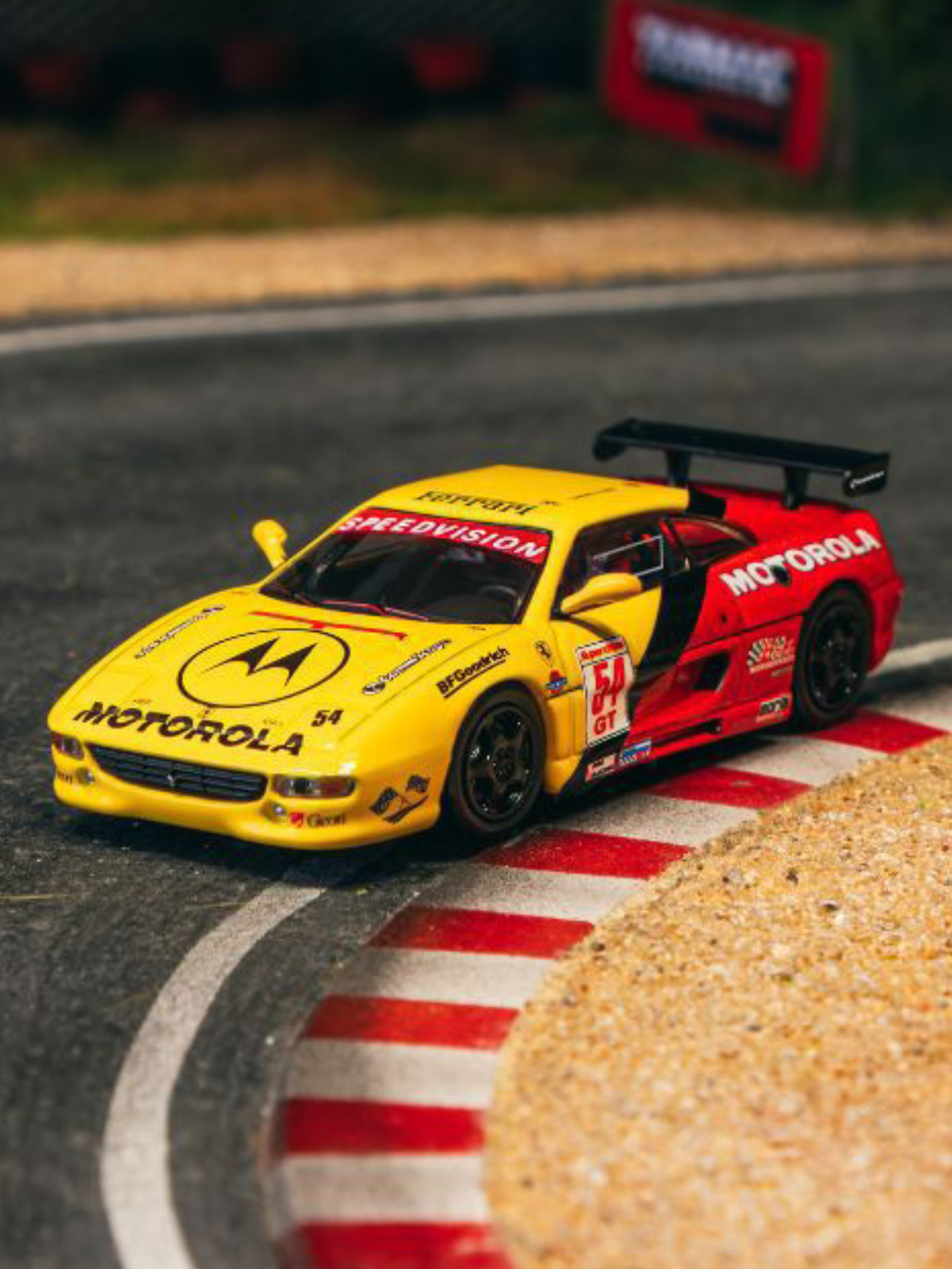 Tarmac Works Ferrari F355 World Challenge Series 2000 1:64 Scale (With Acrylic Case)