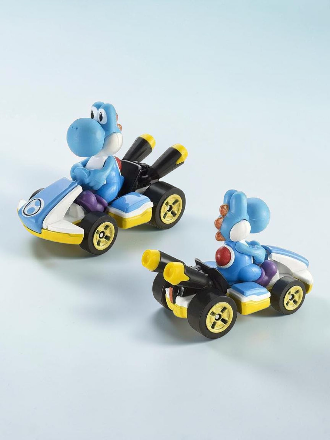 HotWheels MARIOKART 4 Pack Diecast Waluigi Toad Blue Yoshi Diddy Kong