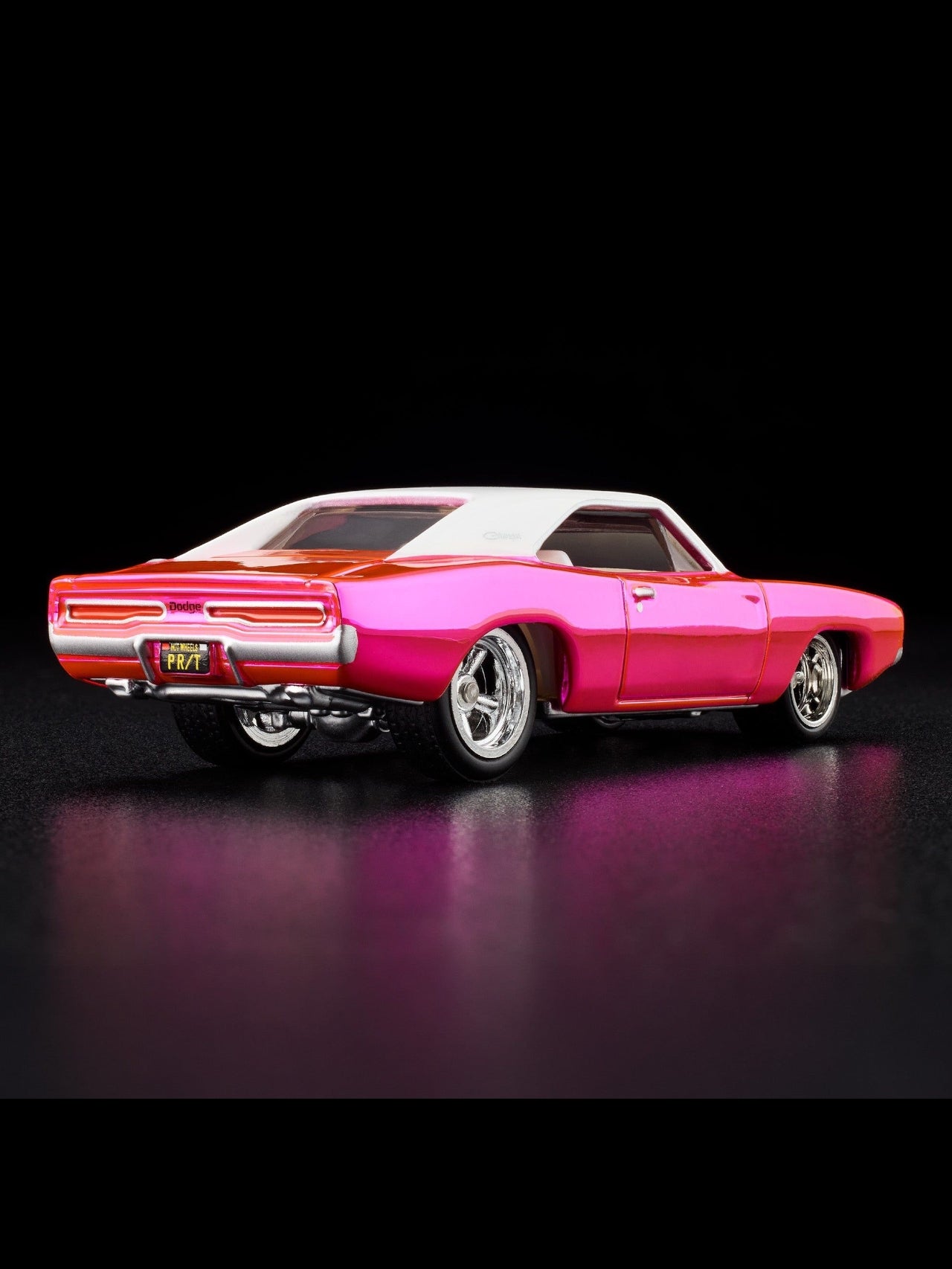 HotWheels Club Exclusive 1969 Dodge Charger R/T RLC 1:64 Scale (With Protector)