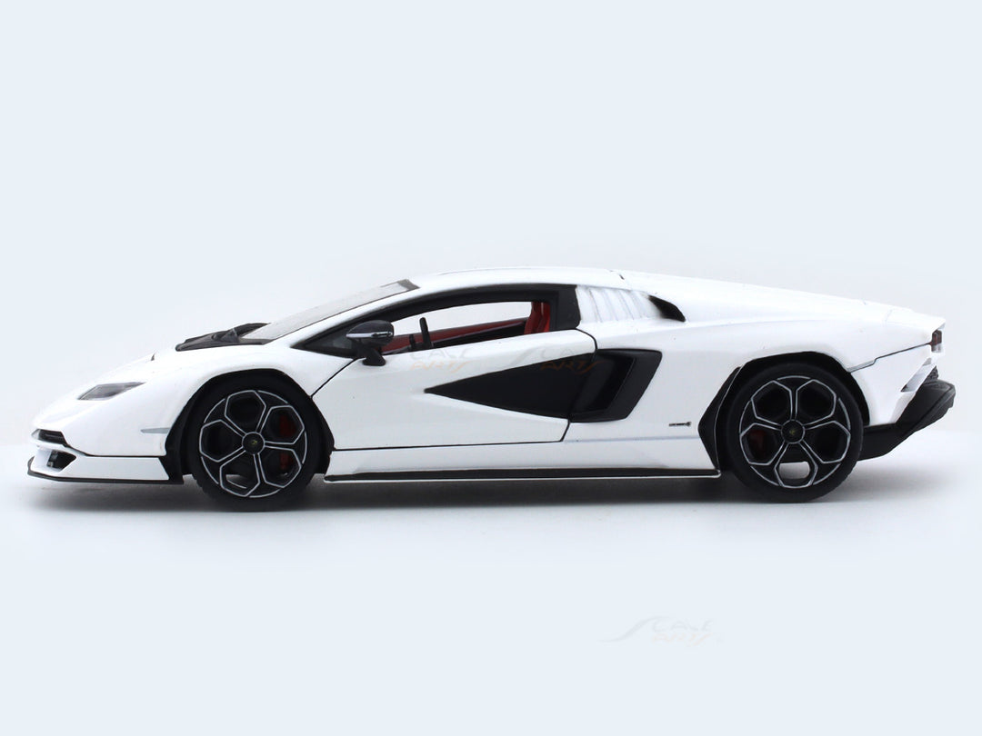 Bburago Premium Lamborghini Countach LPI 800-4 Supercar Model 1:64 Scale 28-24936WT