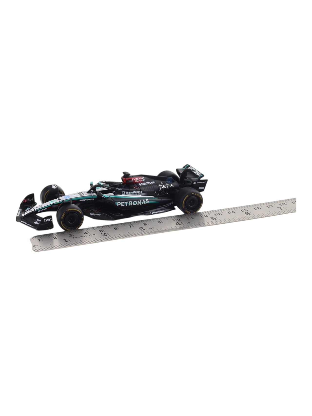 Bburago MERCEDES AMG PETRONAS 2024 Formula 1 (F1) W 15 E Performance no. 63 George Russell 1:43 (With Acrylic Case)