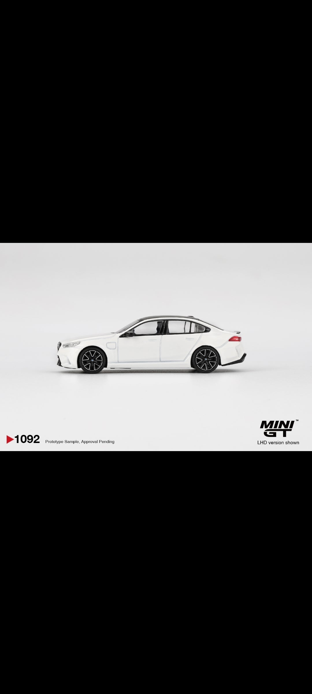 Mini GT BMW M5 Alpine White #1092 1:64 Scale