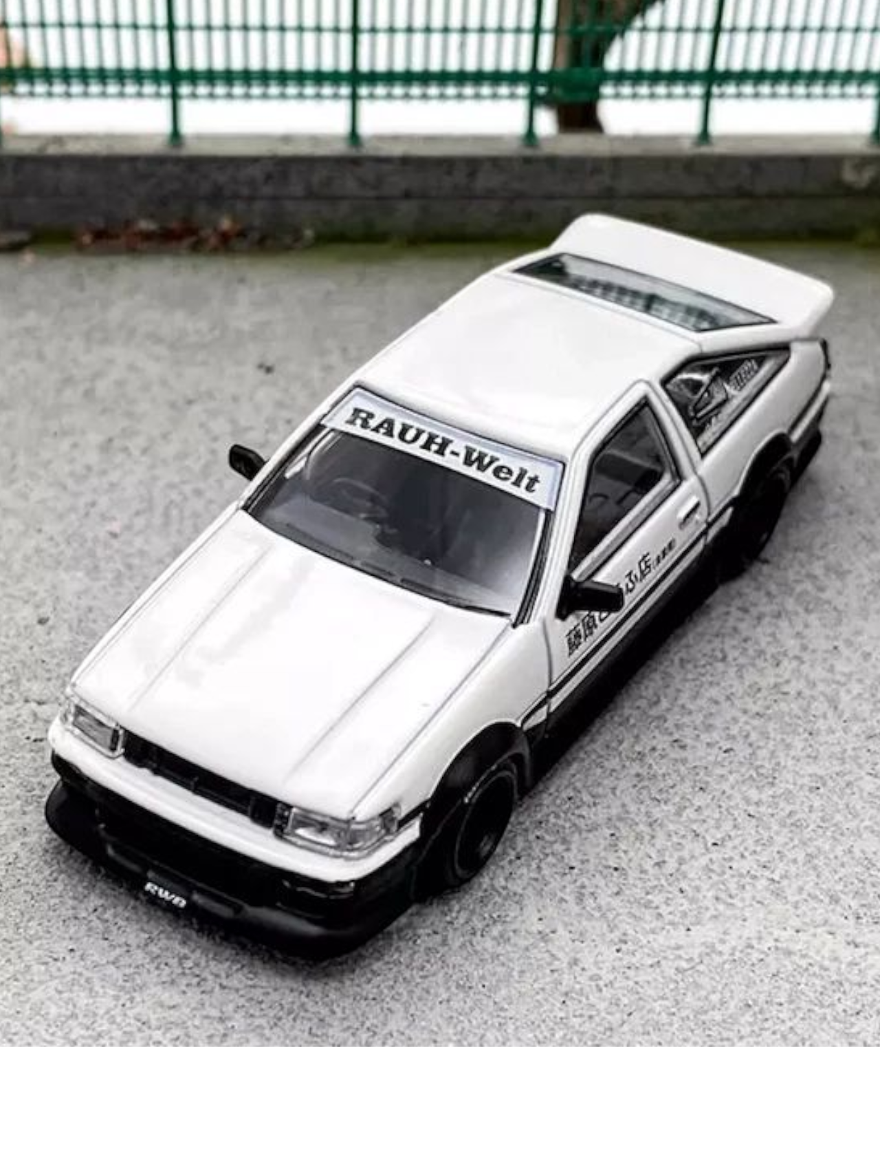 Street Warrior Toyota AE86 Rauh-Welt Premium Diecast 1:64 Scale (With Acrylic Case)