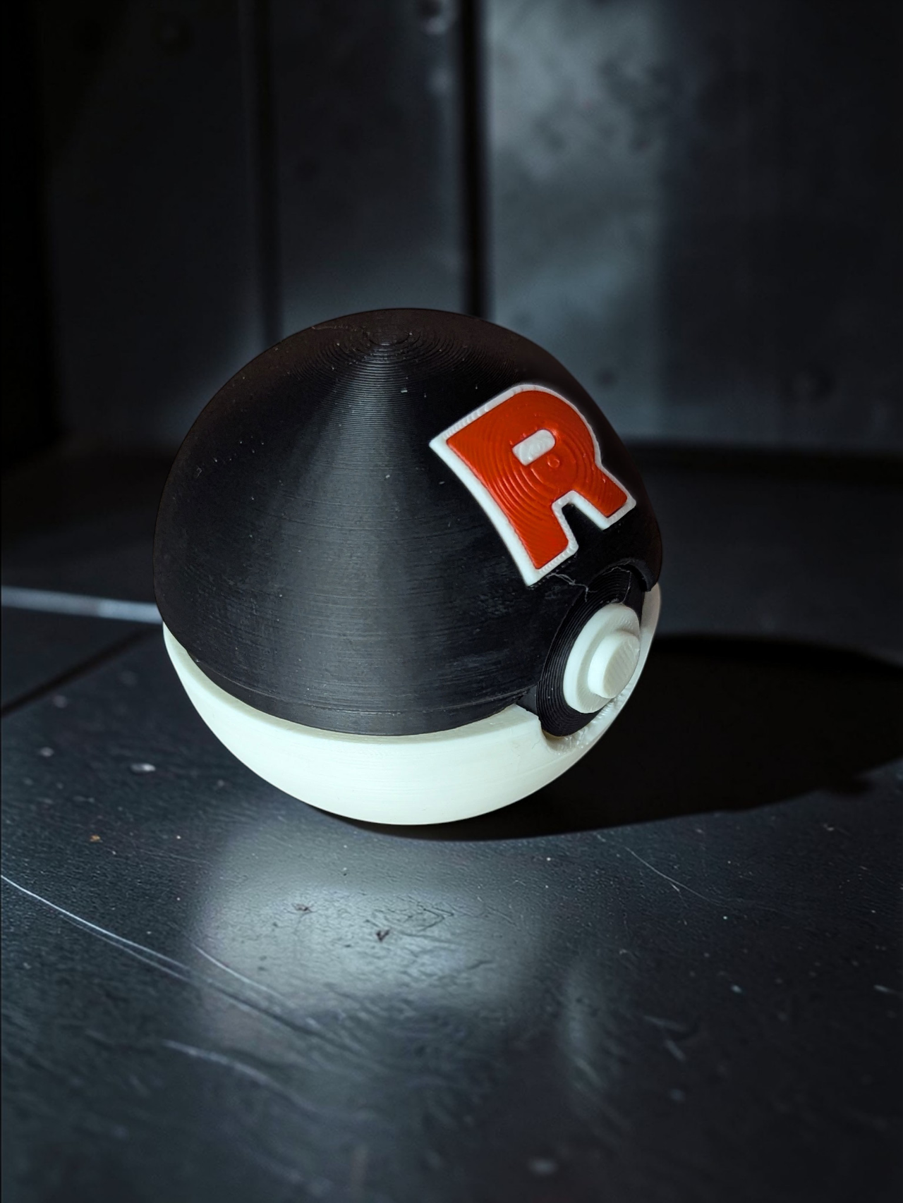 Pokémon "Replica Team Rocket" Premium Pokéball Villain Collector Edition