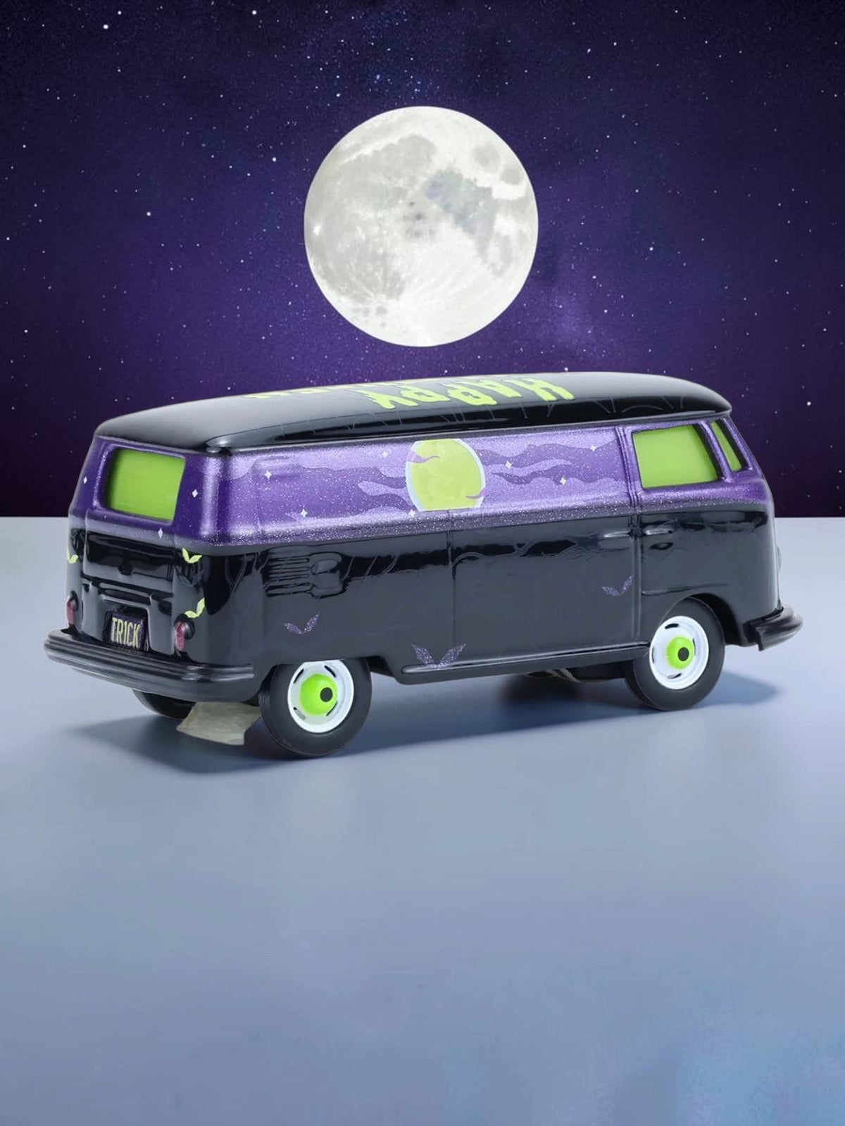 GreenLight Exclusive Halloween Volkswagen Type 2 Panel Van 1:64 Scale | Glow in the Dark | Limited Edition