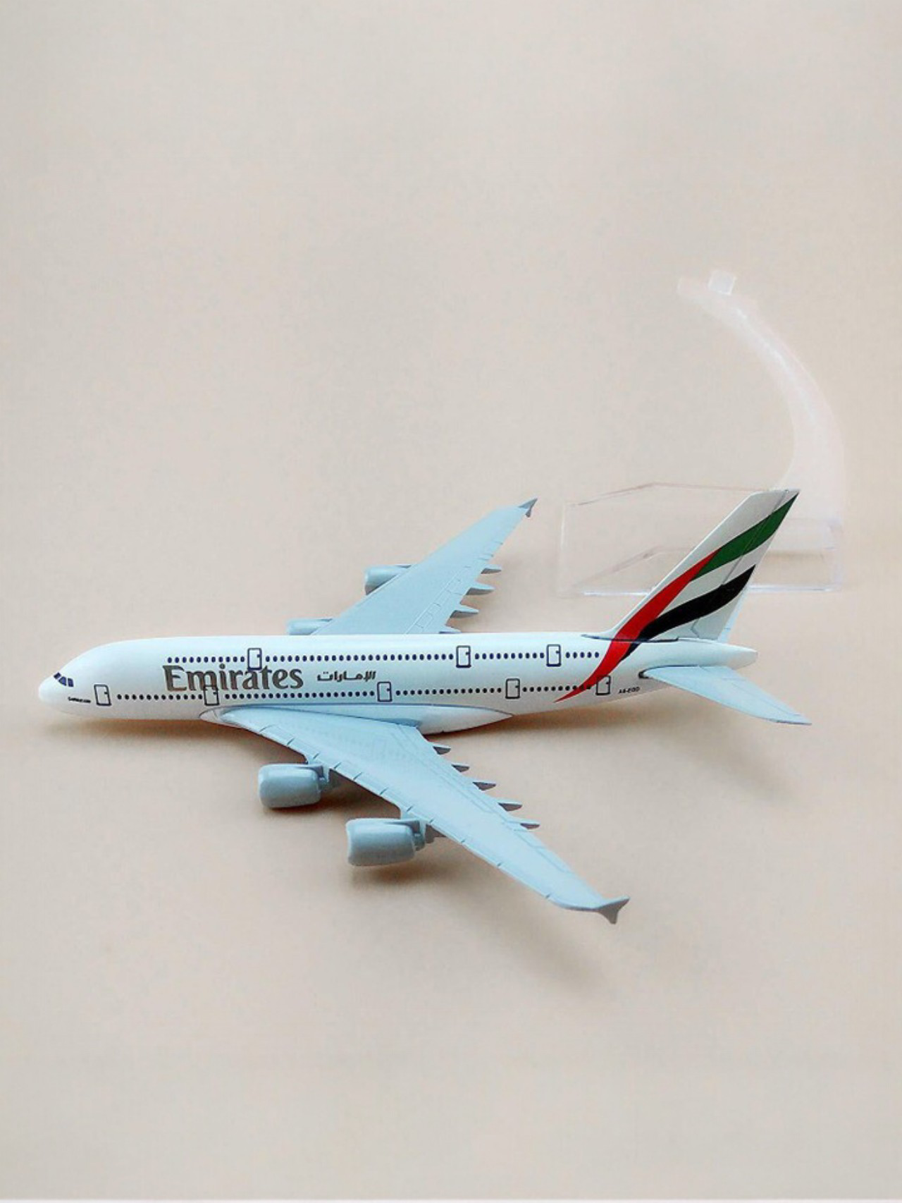 Aircraft Model Airbus A380 Emirates Airplane 16 CM (Code-101)