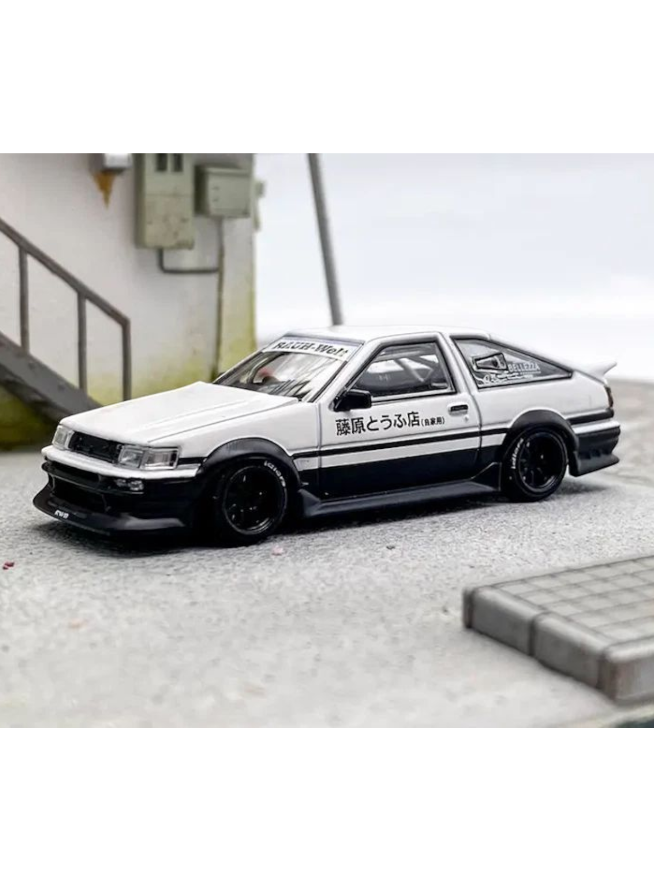 Street Warrior Toyota AE86 Rauh-Welt Premium Diecast 1:64 Scale (With Acrylic Case)
