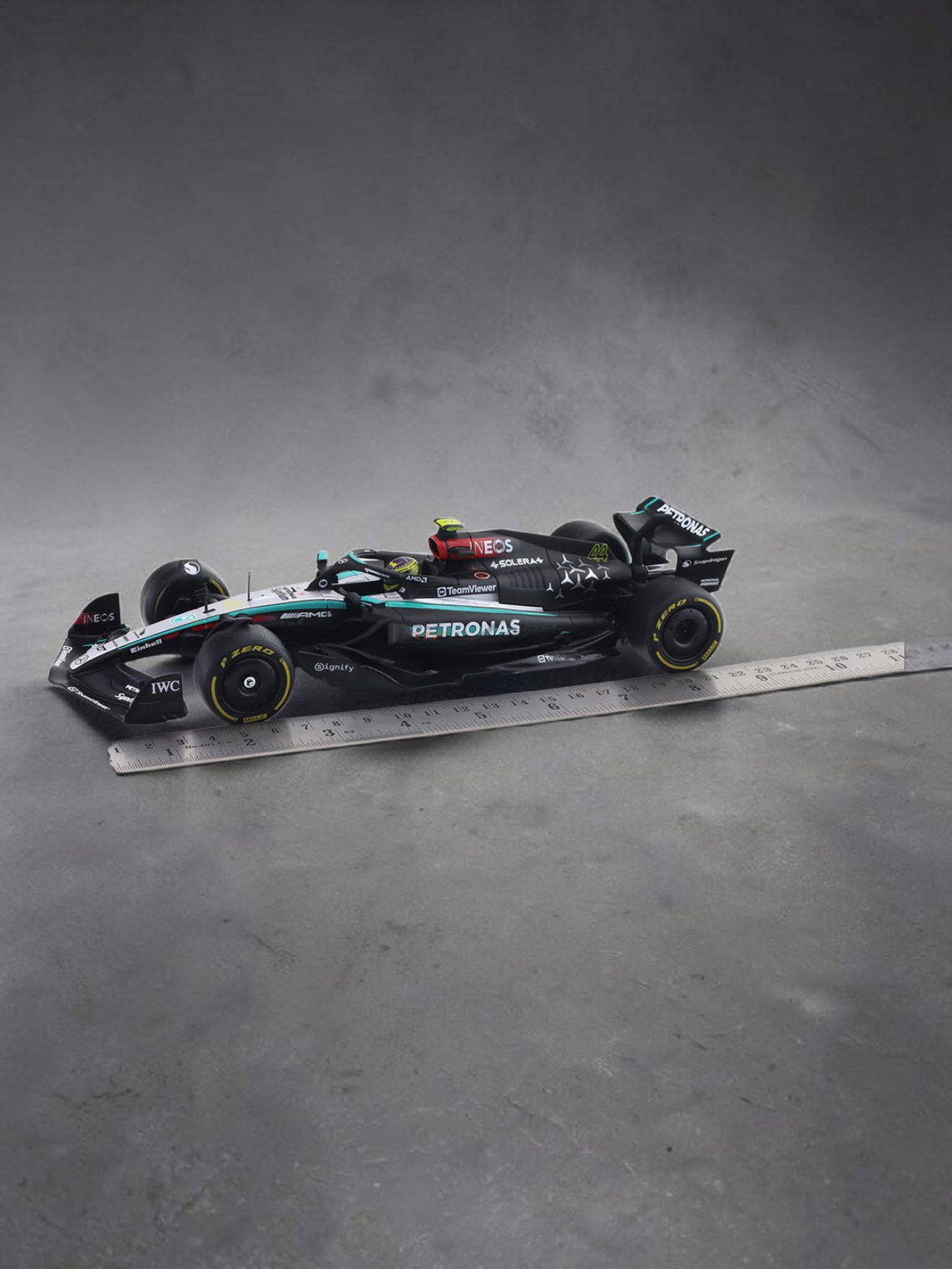 Bburago F1w15 Mercedes-AMG No 63 George Russell 1:24 Scale Diecast Model Car