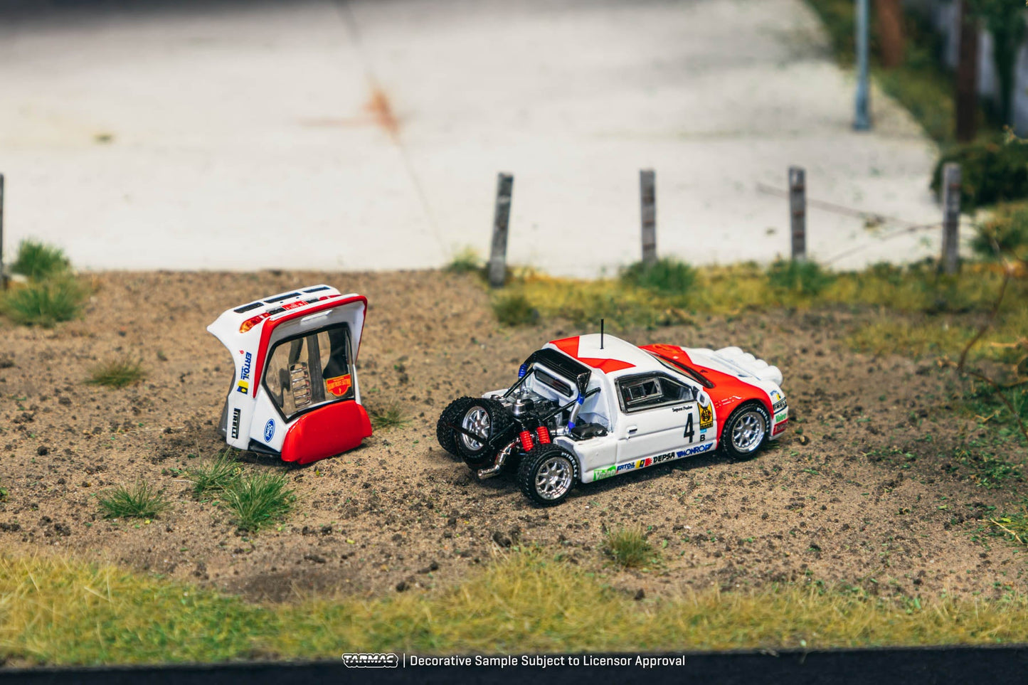 Tarmac Works Ford RS200 Rallye Catalunya 1986 1:64 Scale (With Acrylic Case)
