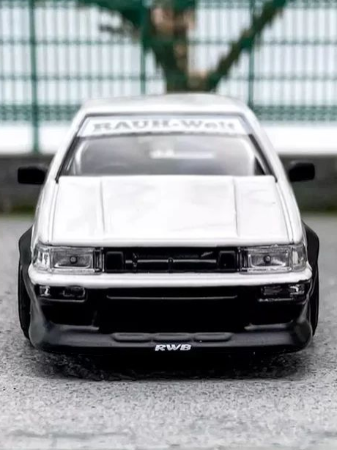 Street Warrior Toyota AE86 Rauh-Welt Premium Diecast 1:64 Scale (With Acrylic Case)