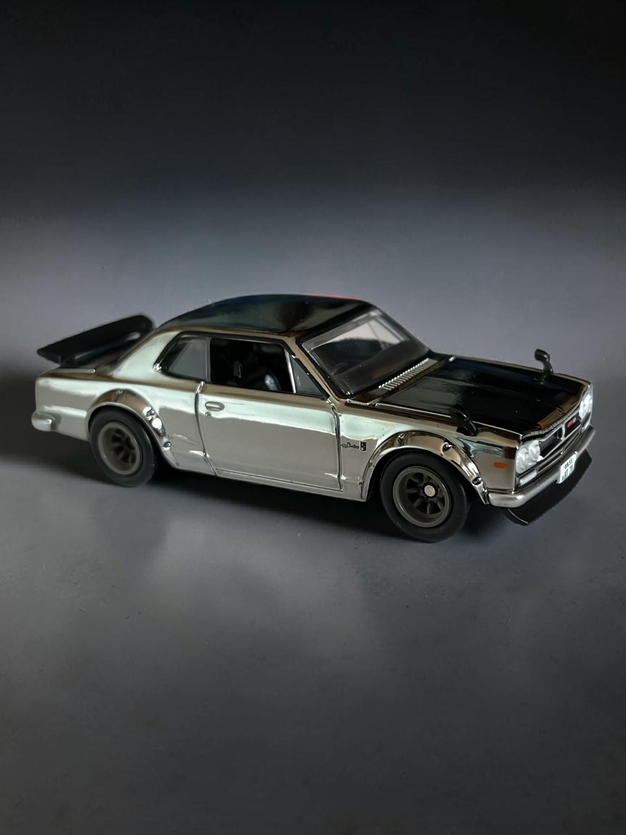 HotWheels RLC 1972 Skyline H/T 2000GT-R Imported 1:64 Scale ( With Protector )
