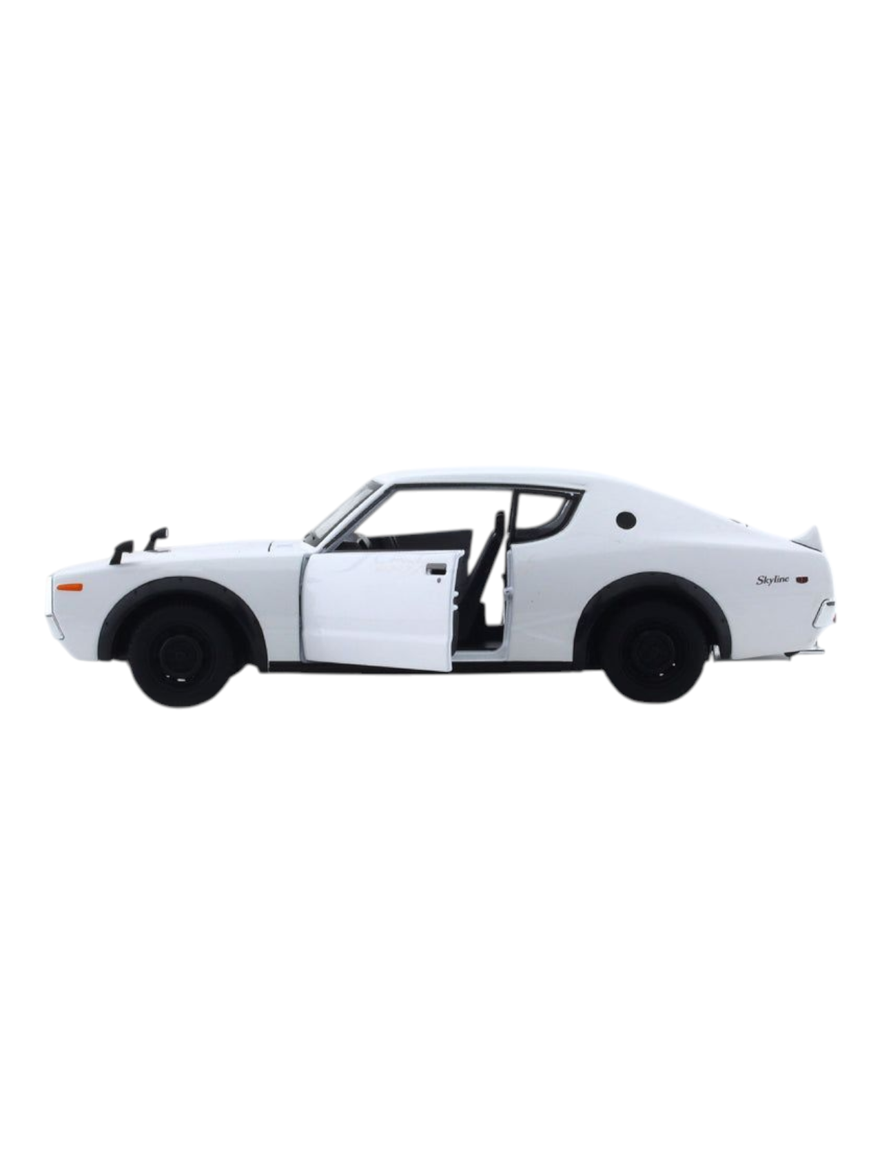 Maisto Collectors Collection 1973 Nissan Skyline 2000GT-R (KPGC110) Diecast 1:24 Scale (Blister Damaged)