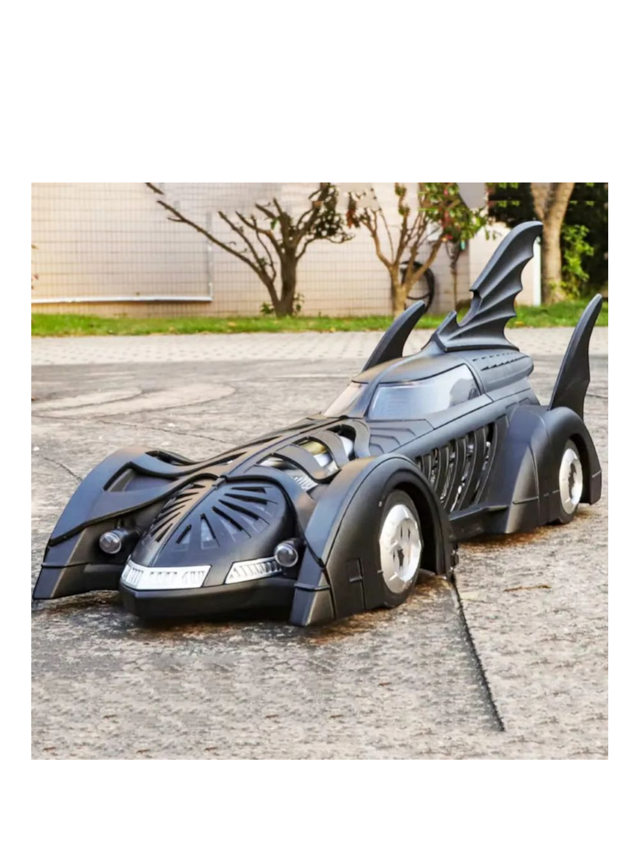 QY Toys Batman Forever 1995 Batmobile 1:18 Scale (Official Licensed Product)