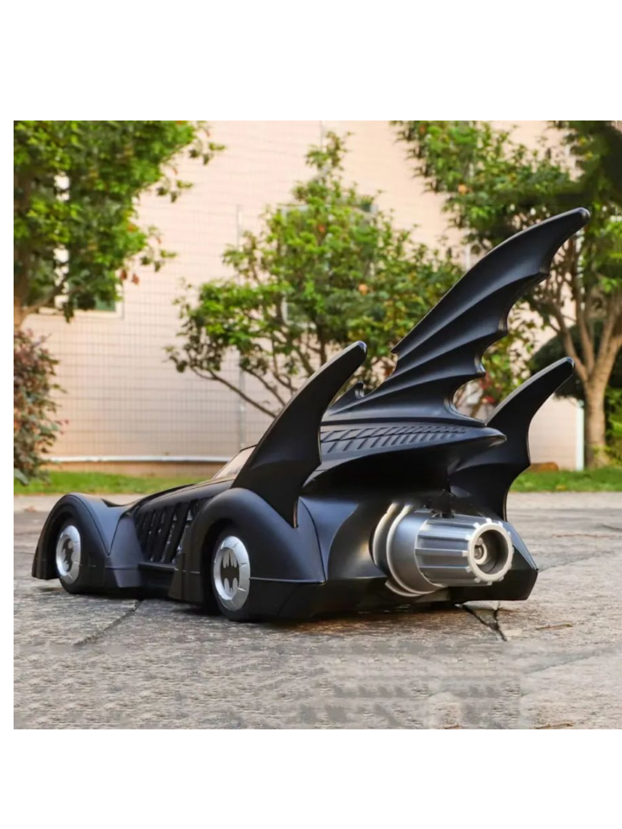 QY Toys Batman Forever 1995 Batmobile 1:18 Scale (Official Licensed Product)