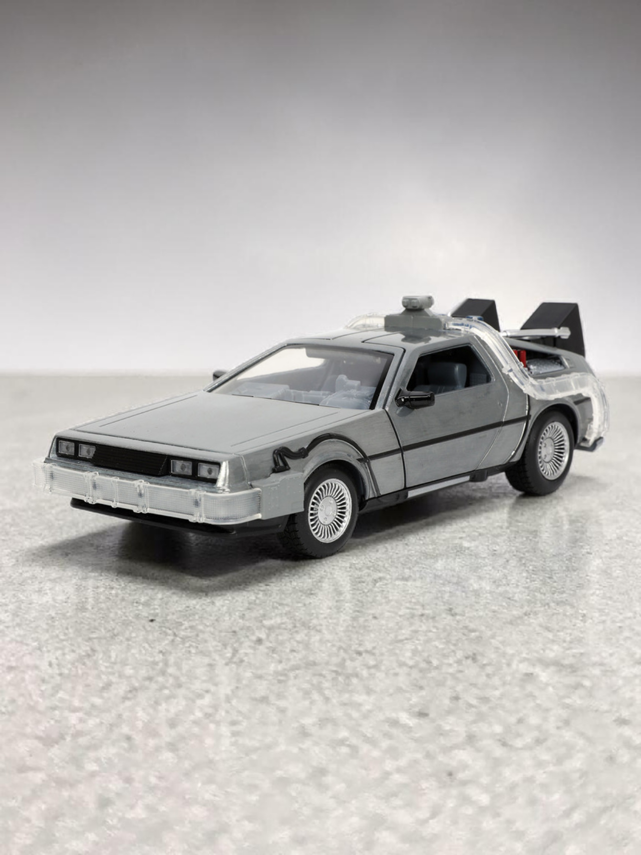 Jada Back To The Future Time Machine With Light Hollywood Rides Imported 1:24 Scale Diecast Model