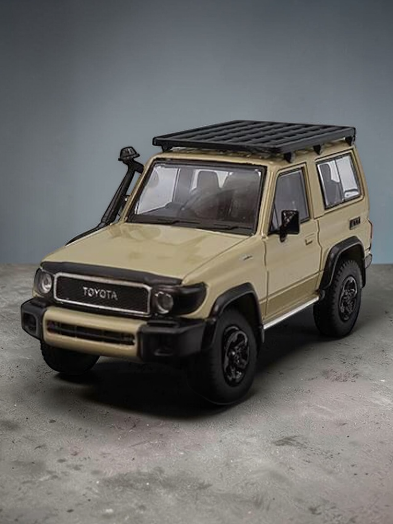 PARA64 TOYOTA LAND CRUISER 70 Series 1:64 Scale-Legendary Off-road Diecast Model