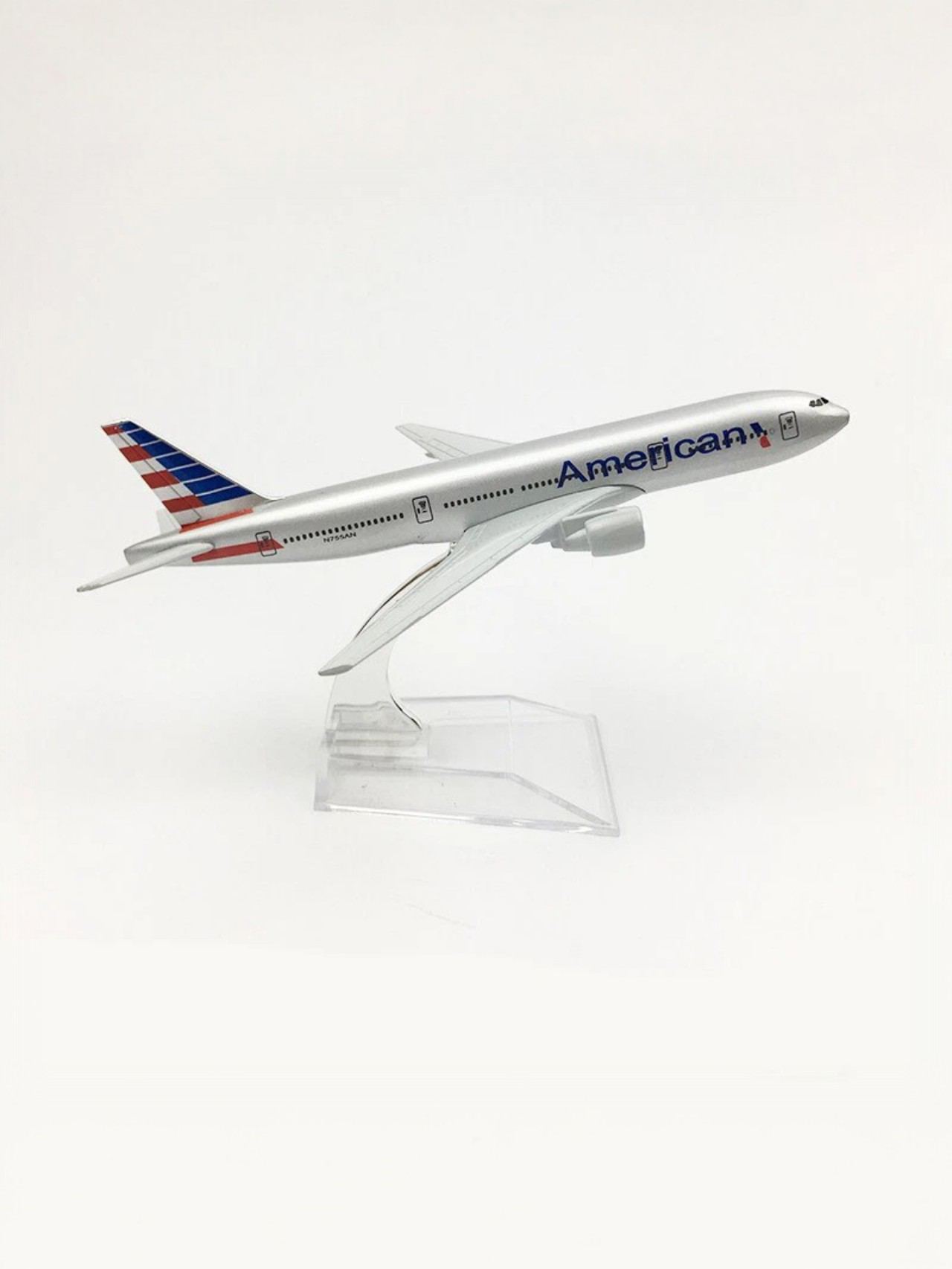 Aircraft Model Boeing 777 American Airlines Airplane 16 CM (Code-137)