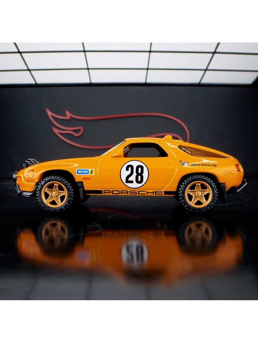HotWheels Elite 64 Porsche 928 Safari imported rlc 1:64 Scale (With Protector)