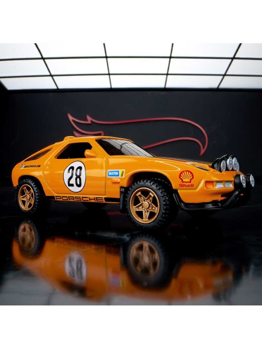 HotWheels Elite 64 Porsche 928 Safari imported rlc 1:64 Scale (With Protector)