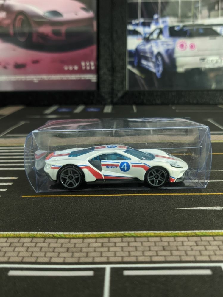 Loose car protector For Storage 1:64 Scale (car not included)