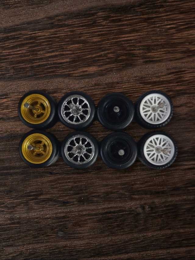 Rubber tires wheels (set 4) 1:64
w-2