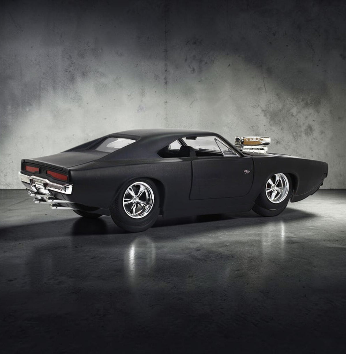 Jada "Don's Dodge Charger R/T Fast & Furious Diecast Model Car 1:32 Scale