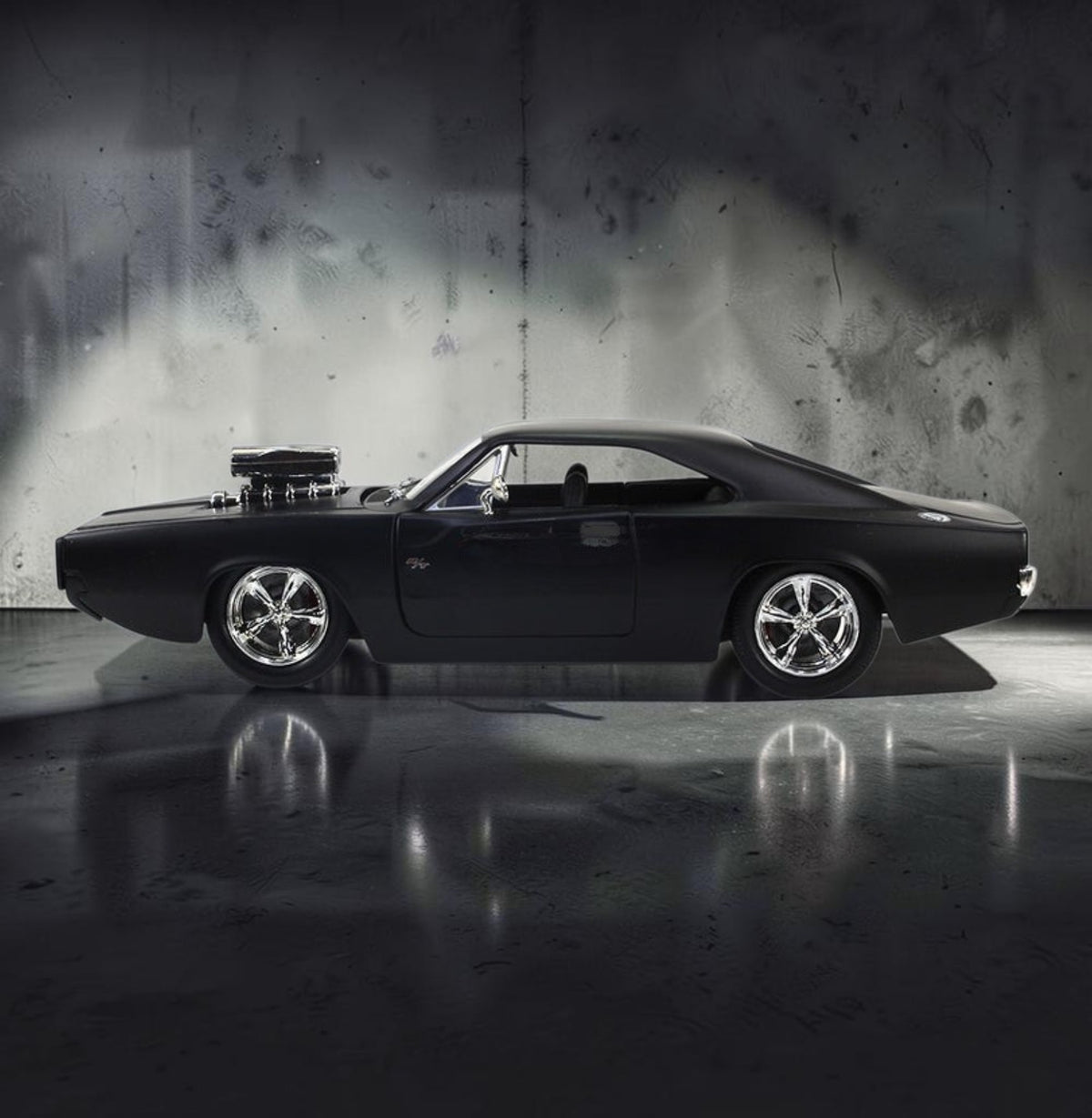 Jada "Don's Dodge Charger R/T Fast & Furious Diecast Model Car 1:32 Scale