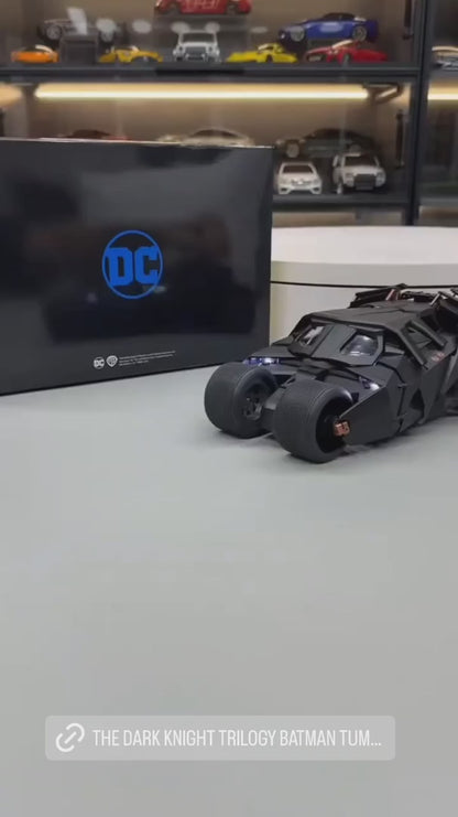 QY Toys The Dark Knight Trilogy Tumbler Batman bat mobile Alloy Model 1:24 Scale with light sound and mist.