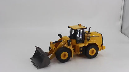 Huina Toys 1552 RC Loader 11 Function 1.87kg Remote control Power Rechargeable battery 3.7V 900mAh Play Time More Than 30 Minutes 2.4Gh 1:16 Scale USB Charger .