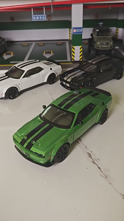 XQT Dodge Challenger SRT Hellcat Demon Alloy Car Simulation Die-Cast Model 1:22 Scale