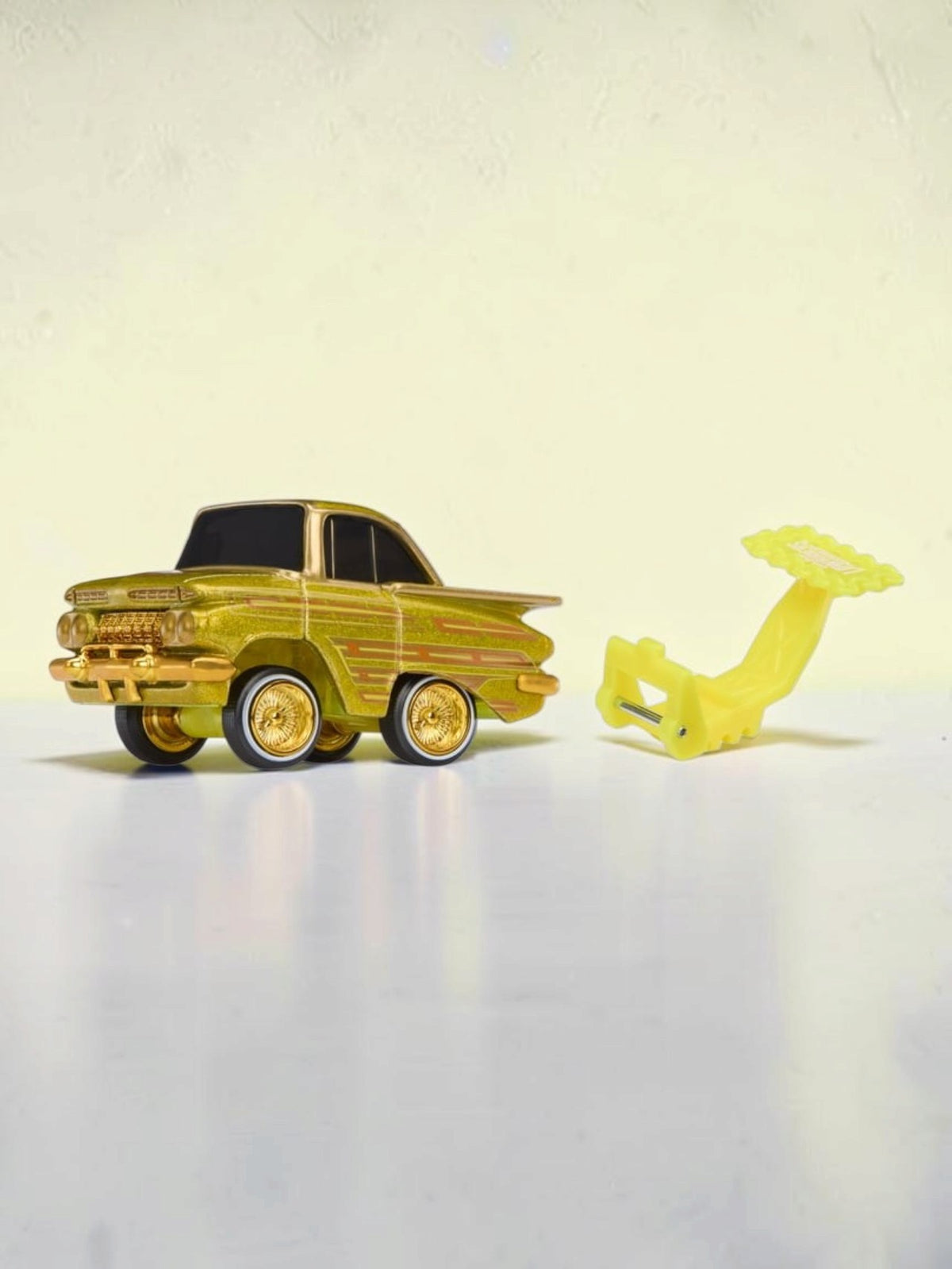 Lowriders Car Tuned Series 3 – ’59 Chevy Impala | Hopper Chassis with LED Lighting | Limited Edition Die-Cast Model Car 1:64 Scale