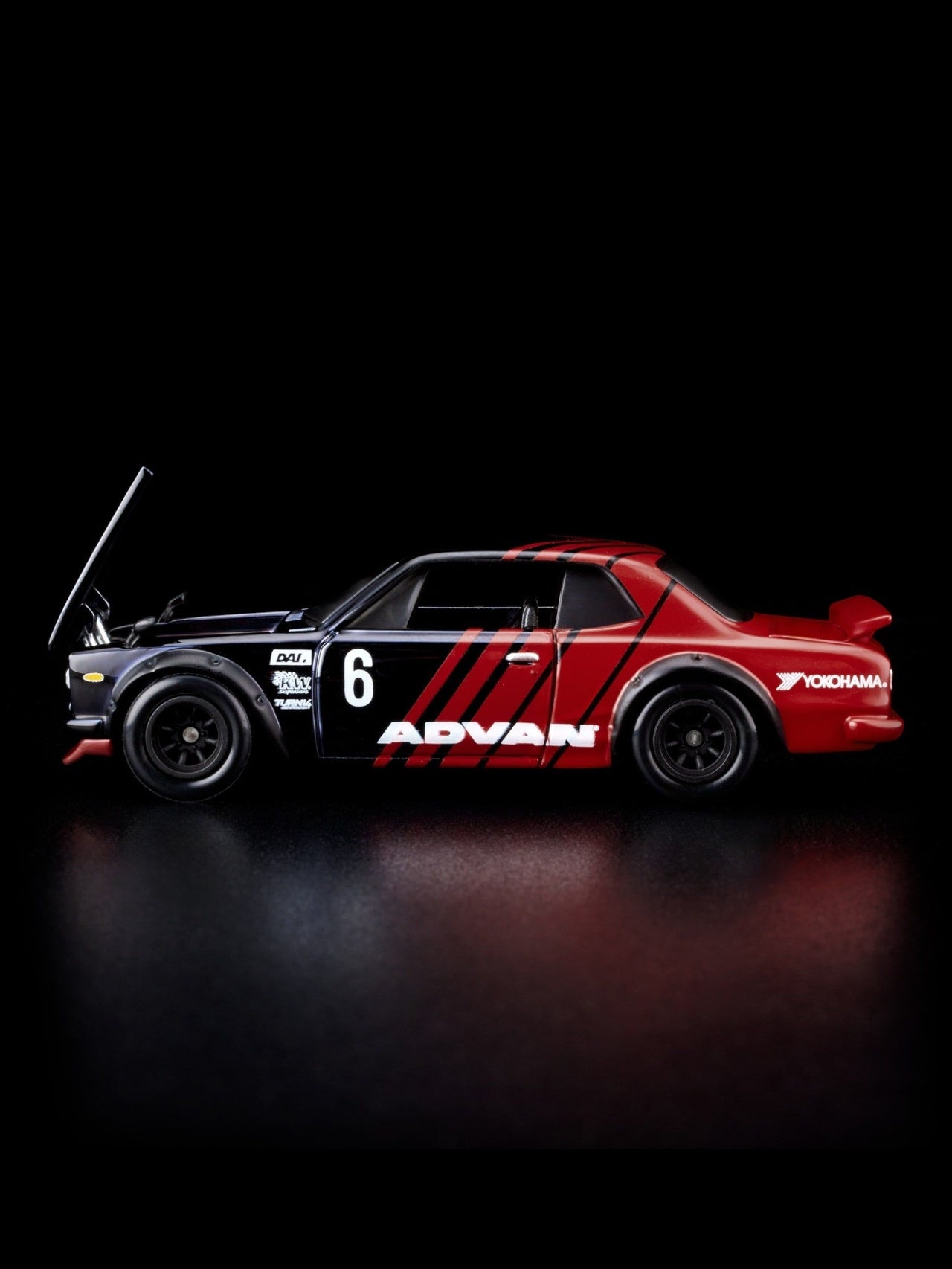 HotWheels 1972 Skyline H/T 2000GT-R RLC 1:64 Scale (With Protector)