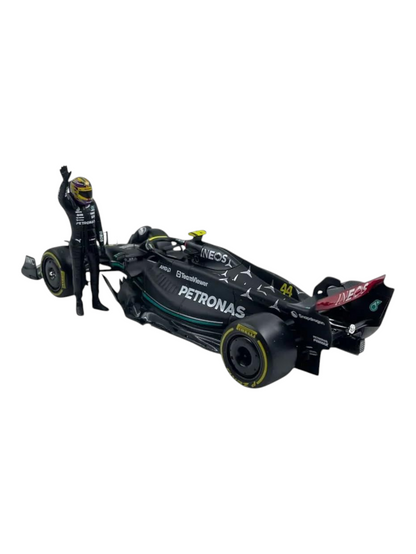 Bburago Formula 1 (F1) Mercedes-AMG F1W14 E Performance 44 Lewis Hamilton Diecast 1:24 Scale