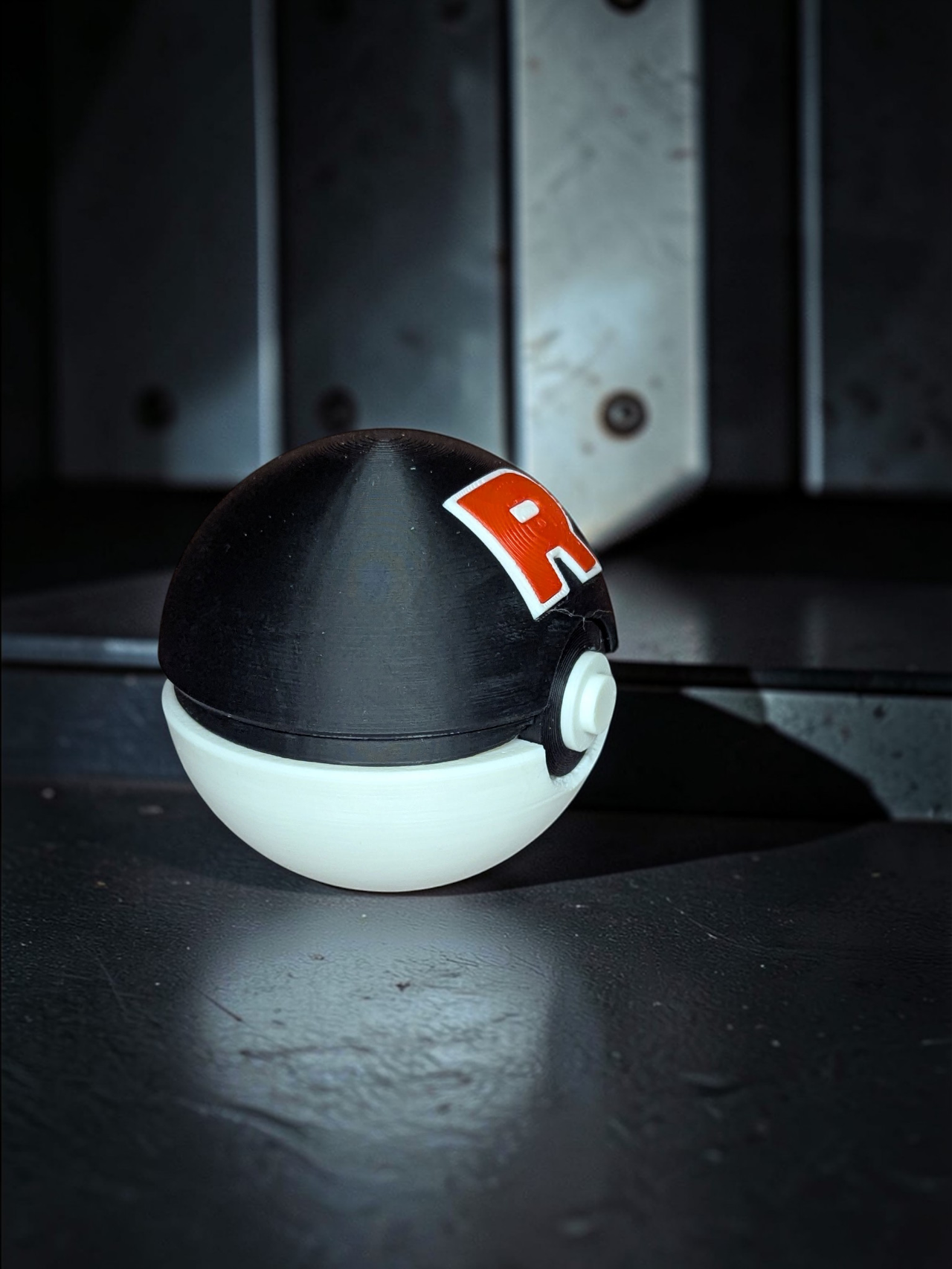 Pokémon "Replica Team Rocket" Premium Pokéball Villain Collector Edition