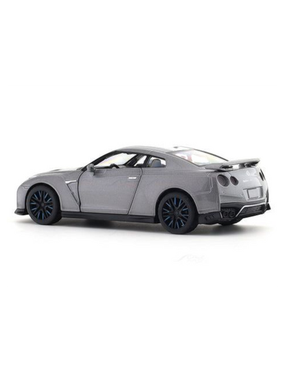 Nissan GT-R (R35) 50th Anniversary Edition 1:32