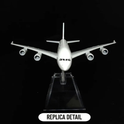 Aircraft model Emirates A6-EEJ Airplane Diecast metal 16cm, With Display Stand