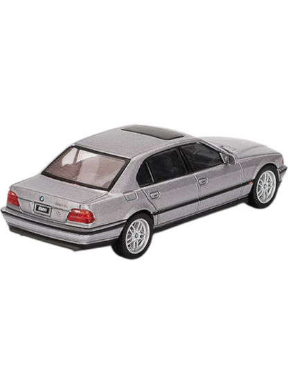 Mini GT #792: BMW 750IL Aspen Silver Metallic 1:64 Scale