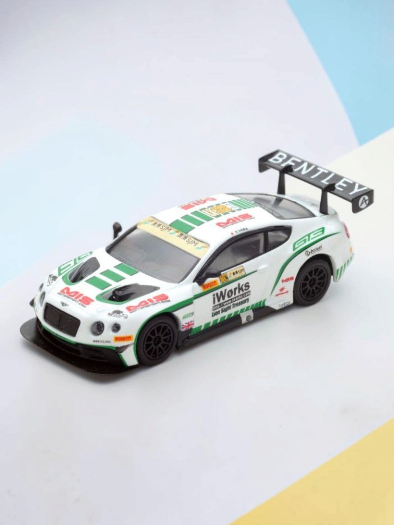 SPARK "Bentley Continental GT3 No.88 Macau GP FIA GT World Cup 2015 Bentley Team Absolute 1:64 Scale