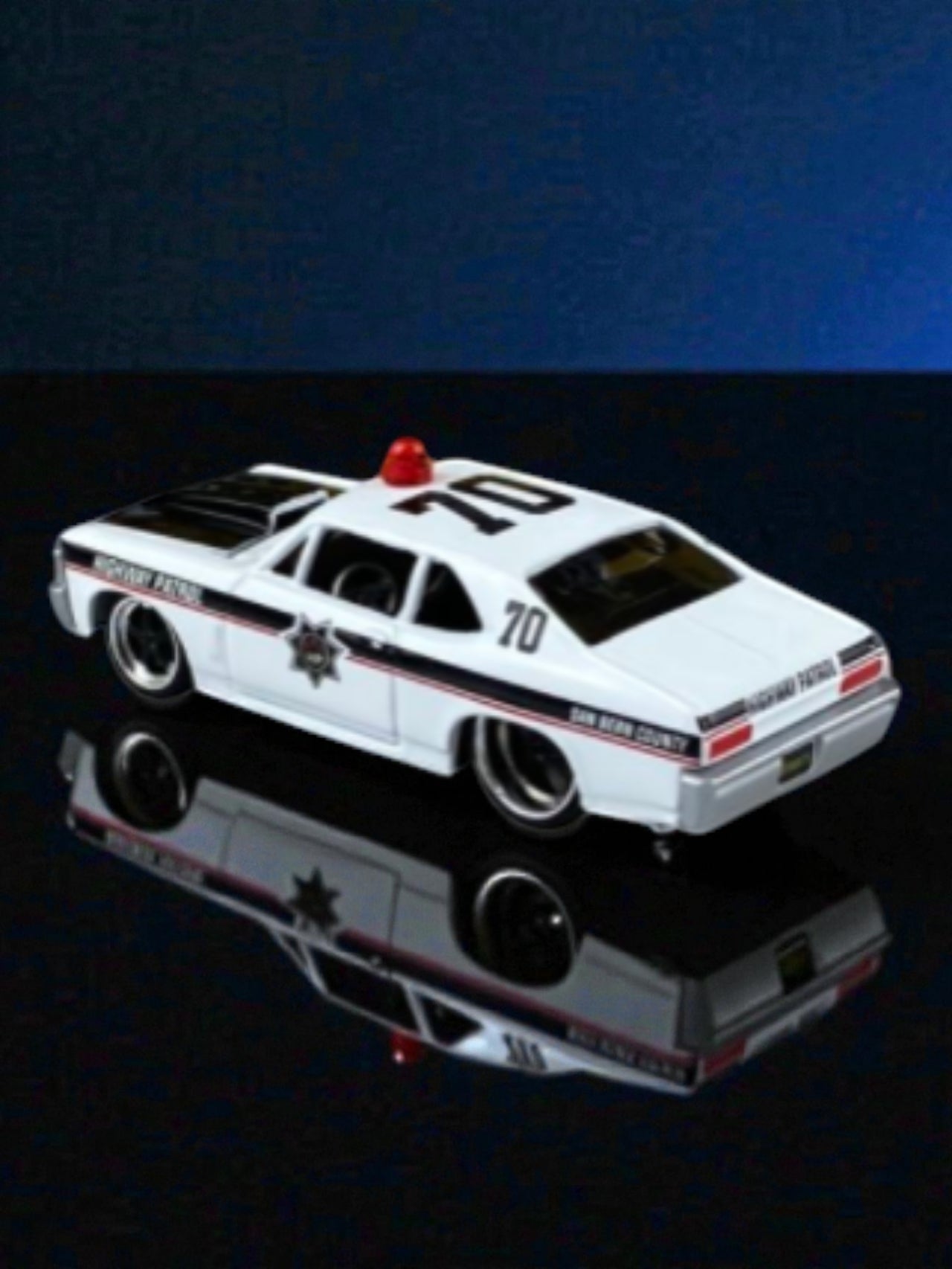 Bburago "1970 CHEVROLET Nova" Highway patrol 1:64 Scale