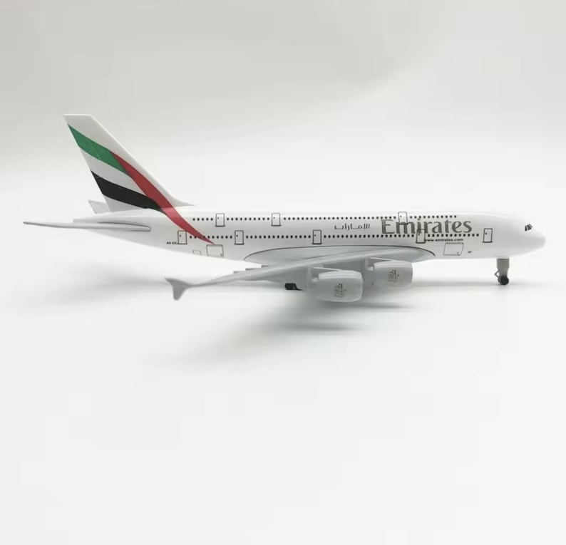 Aircraft 'Emirates Airbus A380 Resign Airplane Diecast Metal Display Stand With Landing Wheels 20cm Scale (No.301)