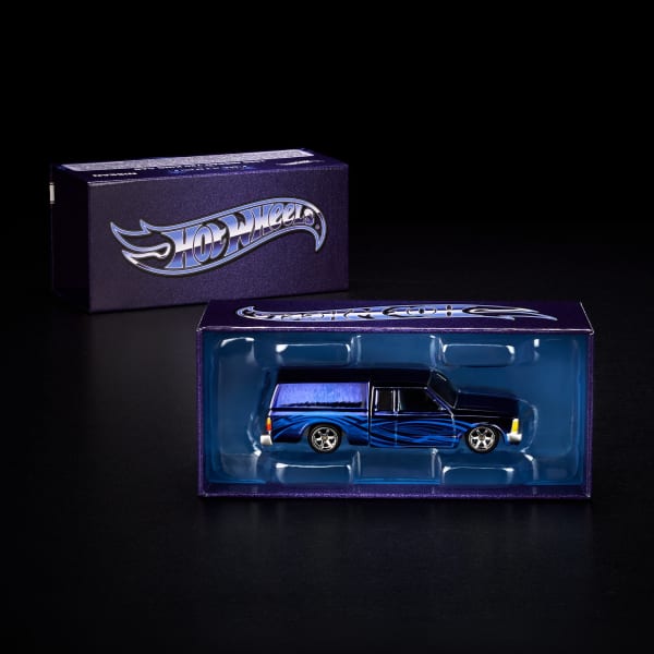Hotwheels '1986 Nissan 720 King Cab 1:64 Scale | Collector Edition RLC JJY64-9893