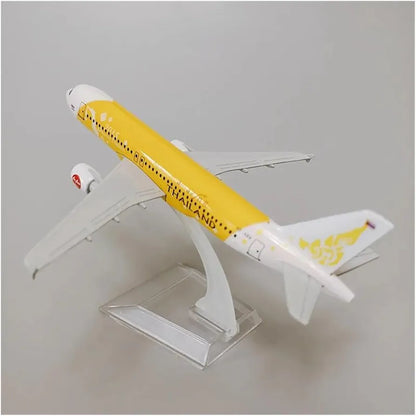 Aircraft THAILAND AIRBUS A380 Passenger Aircraft Plane Diecast Airplane Model 16cm Diecast Airplane Model Plane Aircraft Yellow 16cm No 118.